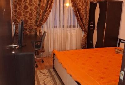 Închiriez apartament cu  2 camere - 4