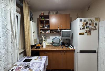 2 cam, etaj 1, 51 mp, fara imbunatatiri, Aleea Rozelor - 9