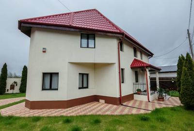 Casa frumoasa de vanzare zona Metro - 1