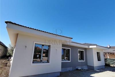 Duplex la asfalt - personalizare interioara - 3 bai - 1