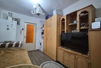 Zona CET - garsoniera et 1 , suprafata 16 mp (mobilata/utilata) - 16