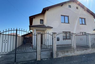 Duplex de inchiriat – 4 camere, curte si terasa – str. Granitului, Sibiu - 1