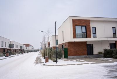 Casă cu 4 camere în Pipera