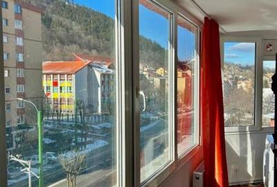 Garsonieră decomandată, mobilată în Răcădău