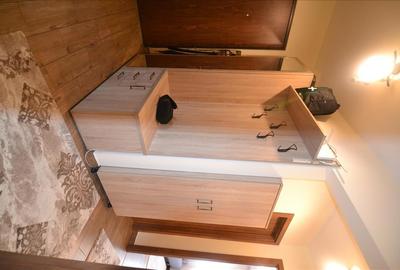 Apartament 3 camere decomandat ,2 bai ,etaj intermediar Tractorul - 20