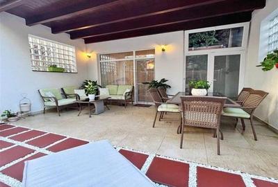 Casă cu 3 camere în Dumbrăvița