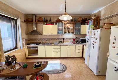 Vila individuala P+1+M cu deschidere la Lacul Snagov, piscina, sauna, ponton ! - 1