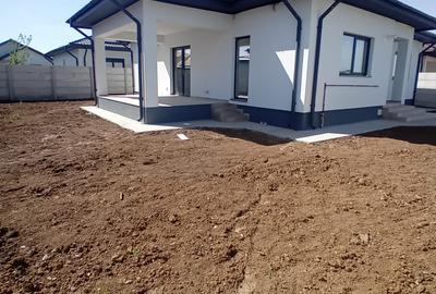 Casa 4 cam , 2 bai | Placa beton la pod | Teren 400mp ! 5 min Primarie - 1