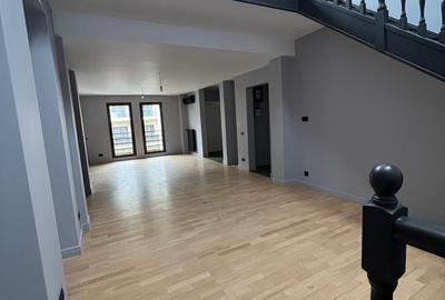 Duplex elegant - spatiu de birouri , terasa si garaj - 3