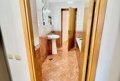 Manifest Modernist în Inima Capitalei: Sediu de Birouri în Vila-Monument - 10