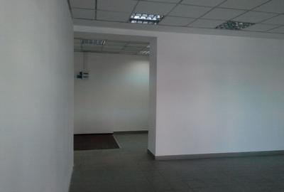 Blv. Iuliu Maniu 130 mp trafic intens vizibilitate buna - 2