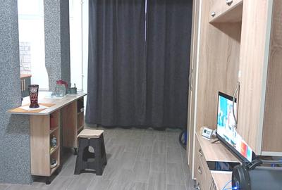 Garsoniera 30mp zona Spital Judetean mobilata utilata 37.000eur neg - 9