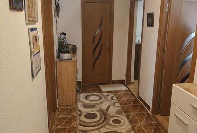 Casa singur in curte zona Astra - 9
