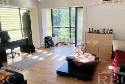 Garsonieră semidecomandată, mobilată în Mărăști