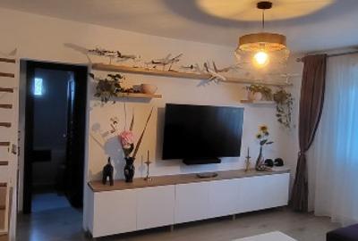 Apartament cu 3 camere semidecomandat, mobilat în Baza 3