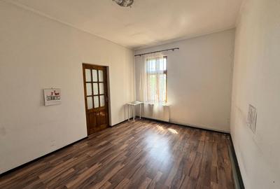 Tunari central 5 camere pretabil birouri clinica grădiniță - 1
