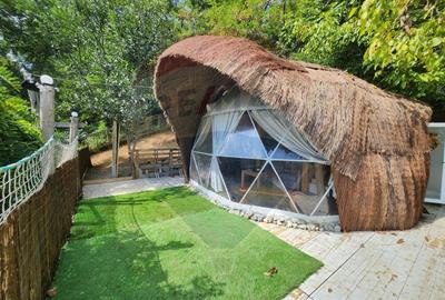 LOCATIE DEOSEBITA - Miron Costin - 1