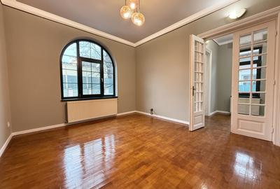 Casa renovata, ideala pentru firma sau locuinta, cu curte, in Crangasi - 1