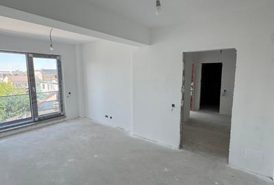 Apartament 3 camere decomandat nou/ metrou 1 Mai - 18