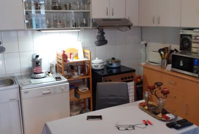 Vand casa P + M, cu 5 camere in zona 7 Noiembrie - 6