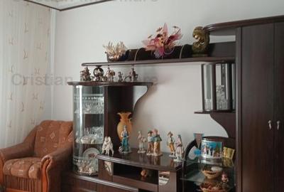Apartament cu 3 camere decomandat în Obor