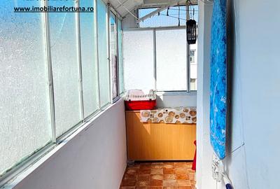 Apartament 2 camere decomandate, zona Petrodava - 14