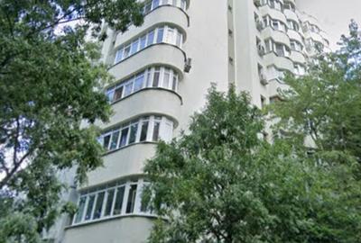 Garsonieră decomandată în Tei