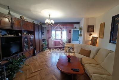 Apartament de vanzare cu 4 camere, centrala proprie, Aradului - 4