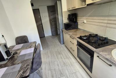 Apartament cu 3 camere semidecomandat, mobilat în Mănăștur