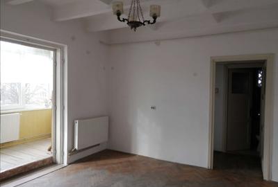 Apartament 2 camere Astra-piata,etajul 1,liber,89000 Euro
