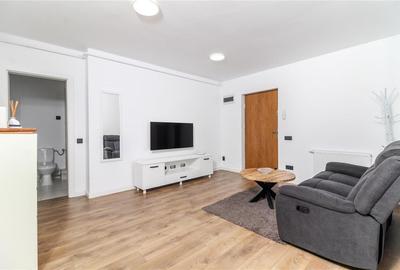 Apartament cu 3 camere semidecomandat, mobilat în Zorilor