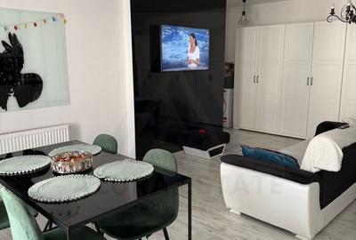 Apartament cu 3 camere decomandat, mobilat în Central