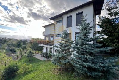 Duplex cu 4 camere în Dâmbul Rotund