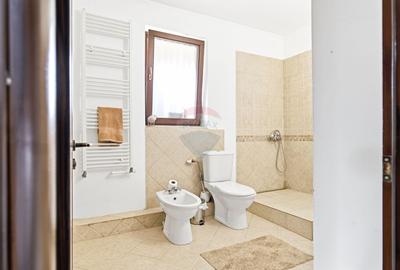 Casă/Vilă de Vânzare cu 5 camere,  Teren 757mp - Iasi - Hlincea - 9