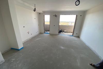 Apartament cu 2 camere decomandat în Girocului