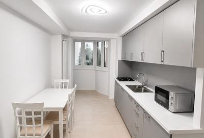 Apartament cu 3 camere decomandat, mobilat în Decebal
