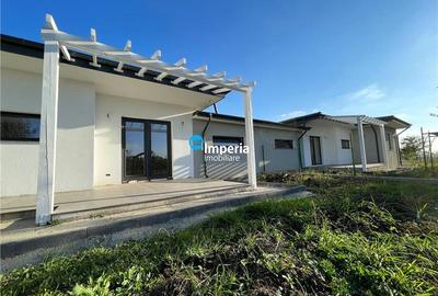 Casa plan parter tip duplex de vanzare,400 mp curte si garaj Breazu - 1