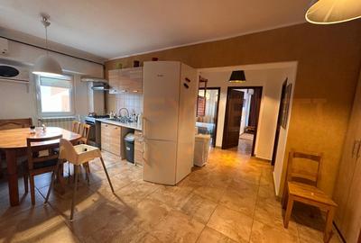 Apartament 3 camere de inchiriat, in zona Centrala -  vedere catre Blvd Mircea - 14