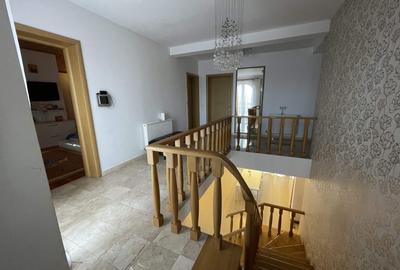 VILA P+1, Su = 350 mp.Teren 2000 mp + ANEXA,la DN 65- Valea Mare - 20