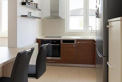 Apartament cu 3 camere in Decebal - 3