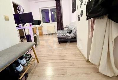 2 camere Vitan Mall, et. 9, an 2001 - 1