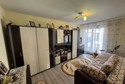 Apartament cu 3 camere  || str Florilor - 3
