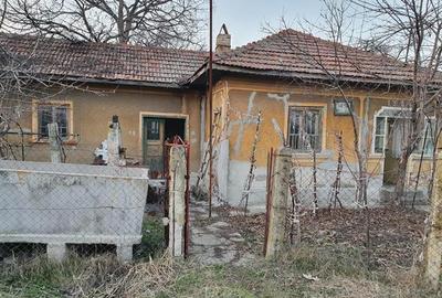 Vand casa si teren 600 mp Com. Scrioastea  langa Rosiori de Vede