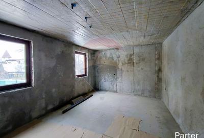 Casă/vilă spațioasă, centrală în Săliște, structură S+P+E+M - 7