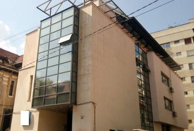 Birou, 1100 mp în Polonă