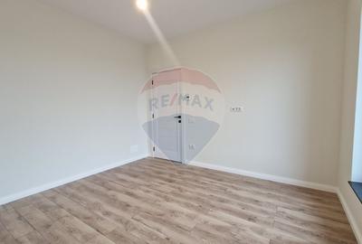 Casă / Vilă cu 3 camere de vânzare Ciocanesti - 5
