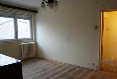 Apartament 2 camere Titan de renovat - 1