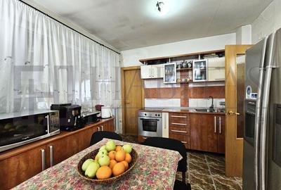 Casa cu 8 camere, dispusa pe doua nivele, Parcul Central - 12