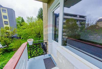 Apartament cu 3 camere de vanzare Victor Babeș etaj 1 - 10