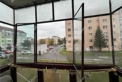 Apartament 3 camere cu balcon si pivnita etaj 1 zona Mihai Viteazul - 19